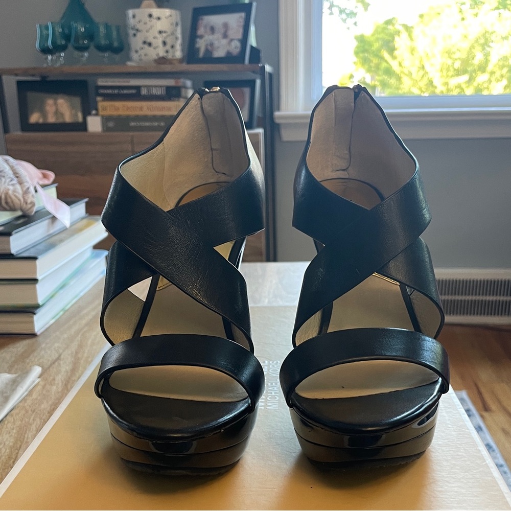 Michael Kors platform high-heel size 6 - Picture 3 of 8